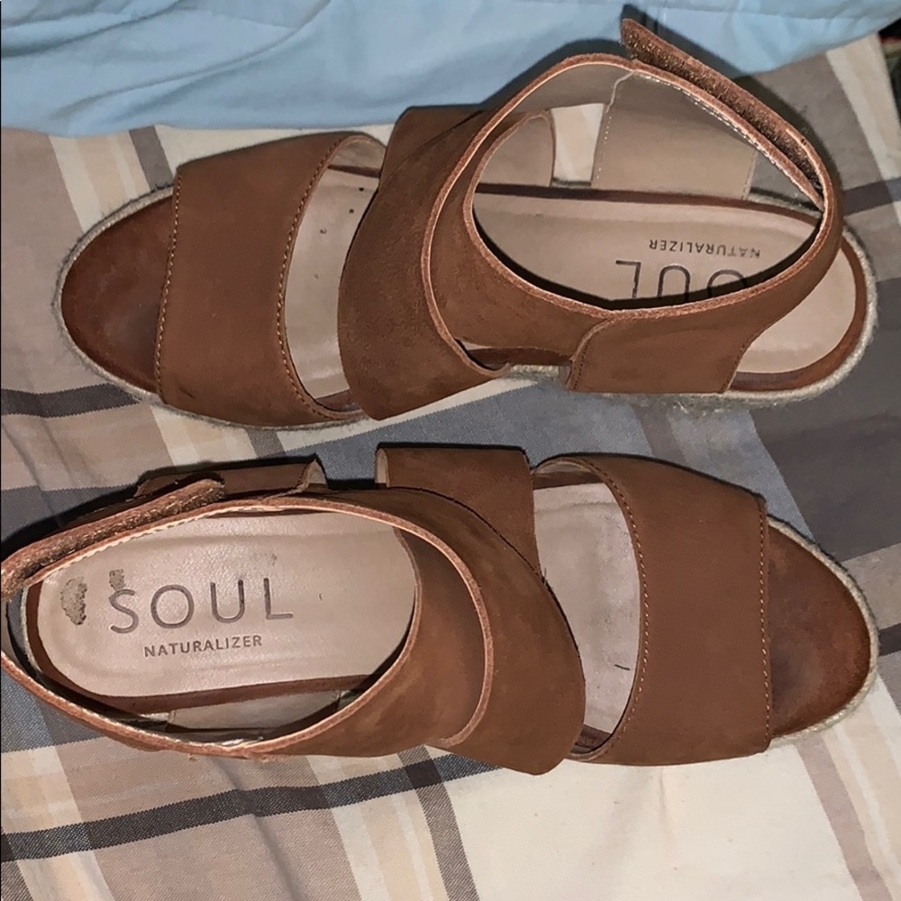 Tan Wedges